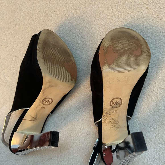 MK Michael Kors High Heel Pump - Picture 4 of 4